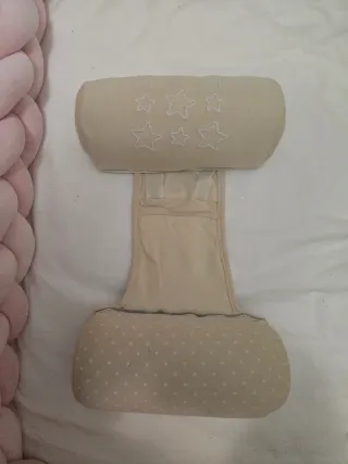 Cojín antivuelco para bebé