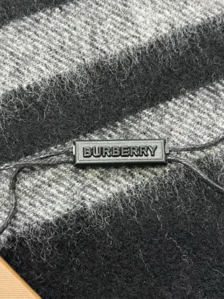 Bufanda Burberry Clásica Negra