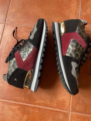 Zapatillas Gioseppo mujer negras y doradas