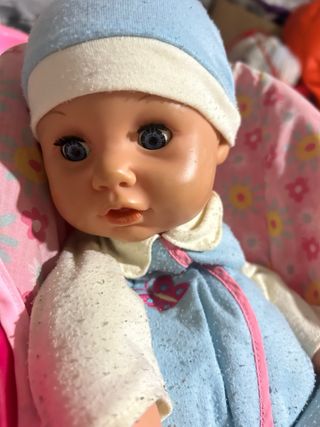 Bambola neonato con marsupio