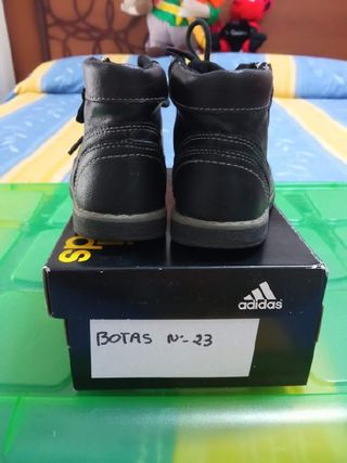 Botas niña talla 23