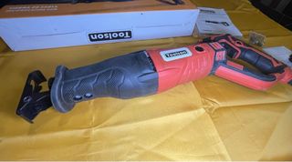 Sierra de Sable Toolson Eléctrica 900W SSH210