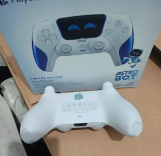 ASTRO BOT DUALSENSE