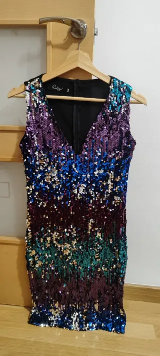 Abito da festa a paillettes da donna