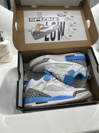 Zapatillas Jordan Niño Azul y Blanco