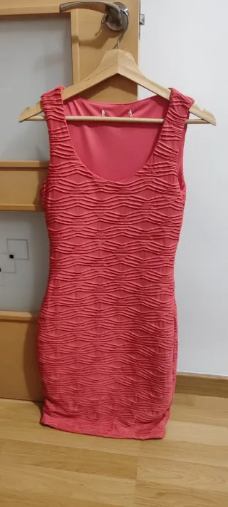 Vestito elastico da donna color corallo