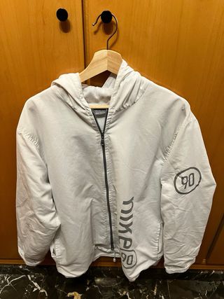 Sudadera Nike con capucha blanca