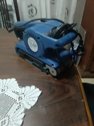 Lijadora de banda azul