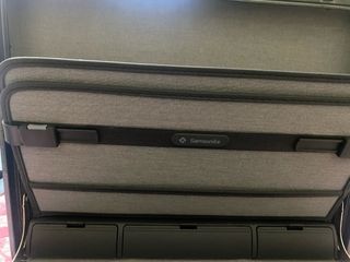 Maletín de trabajo Soredo negro y dorado