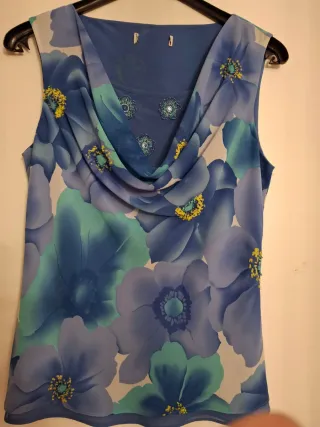 Vestido fiesta floral volante desigual