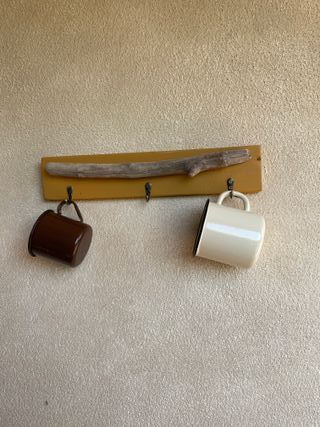 Appendiabiti da parete – Giallo