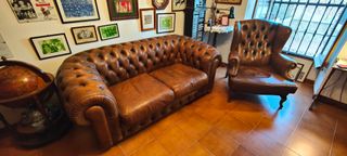 Sofá y Sillón orejero Chester Cuero Marrón