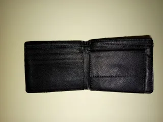 Cartera Negra con Franjas verdes y rojas