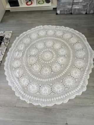 Centrino rotondo fatto a mano