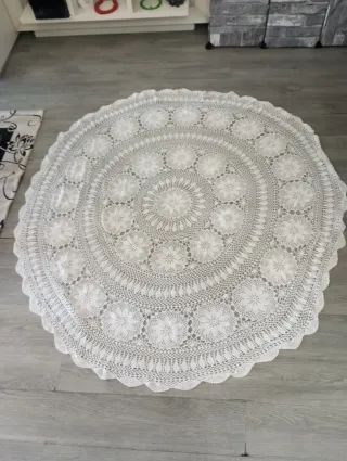 Centrino rotondo fatto a mano