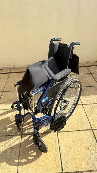 Sedia a rotelle pieghevole - Come nuova