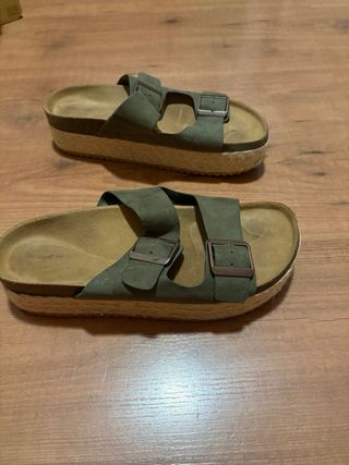 Sandalias Marrones y Verdes