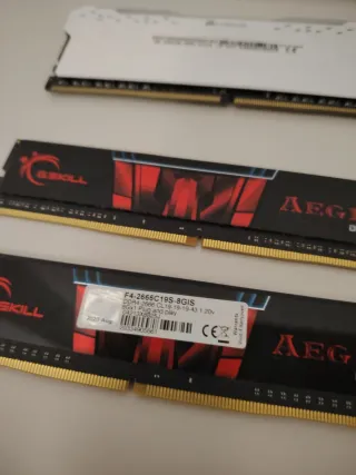 Pacchetto RAM 72GB Corsair e G.Skill DDR4