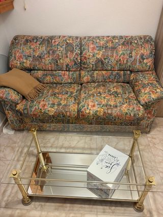 Mesa de centro cristal y bañada en oro