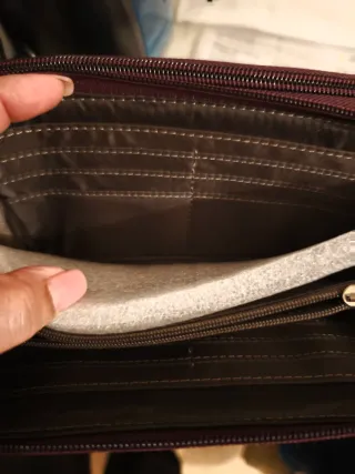 Billetera Guess Mujer roja