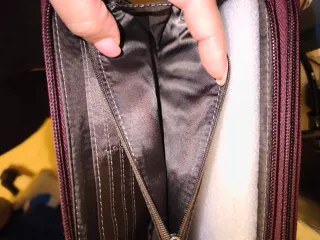 Billetera Guess Mujer roja