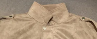 Chaqueta beige y verde