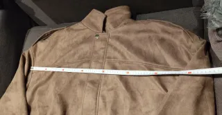 Chaqueta beige y verde