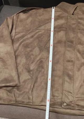 Chaqueta beige y verde