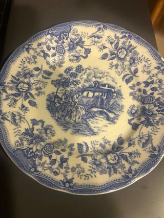 Plato decorativo azul y blanco