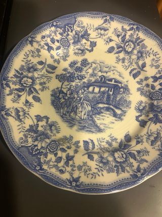 Plato decorativo azul y blanco