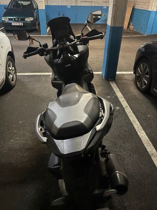 Moto Honda ADV 350 2022 Gris Oscuro