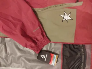 Abrigo de Snow Volcom granate y Verde