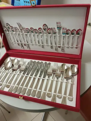 Cubertería 54 piezas Escudo Burgos