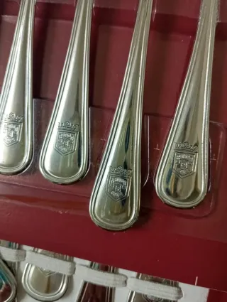 Cubertería 54 piezas Escudo Burgos