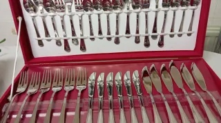 Cubertería 54 piezas Escudo Burgos