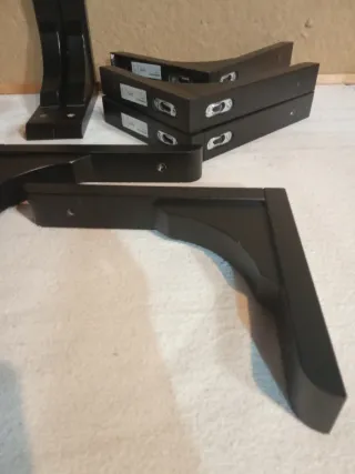 8 Escuadras Ikea Negras