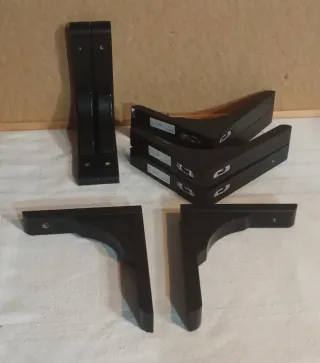 8 Escuadras Ikea Negras