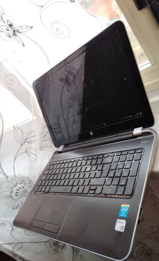 PC Portatile HP Intel i5 8Ram 500GB Window 11