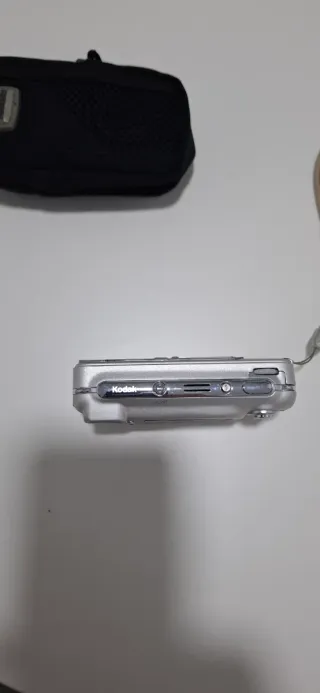 Cámara Kodak 4.0 Megapíxeles + Funda