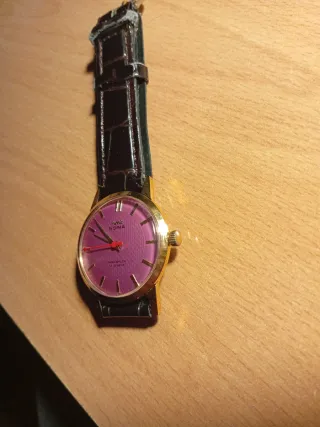Reloj HMT Sona Rosa y Dorado