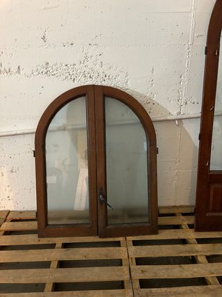 Hojas de ventana arco de madera