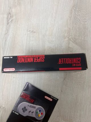 Controller SNES originale in scatola