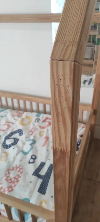 Cama infantil de madera estilo casita