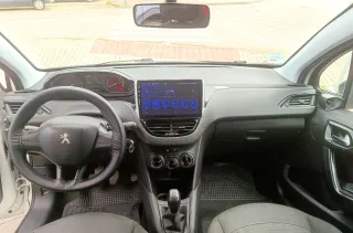 Peugeot 208 2016