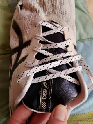 Zapatillas Asics Beige y Negras Hombre