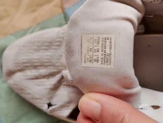 Zapatillas Asics Beige y Negras Hombre