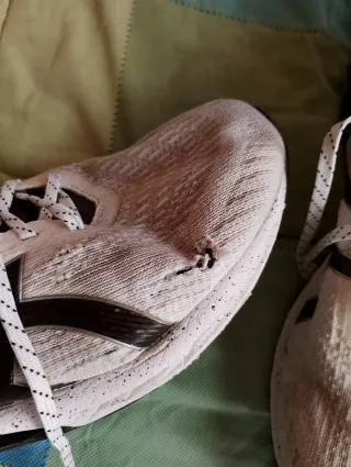 Zapatillas Asics Beige y Negras Hombre