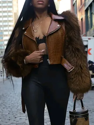 Abrigo de piel sintética y efecto cocodrilo