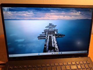 Dell Vostro 15 3500 - Bisagra Rota