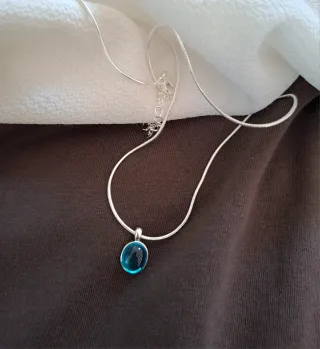 Collar Plata con piedra lunar.